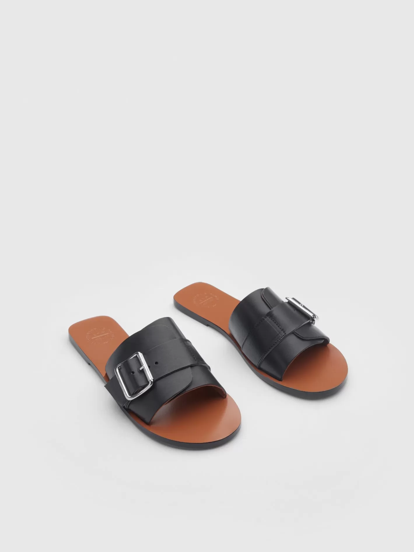 New Brienza Leather Flat Sandals Women Sandals